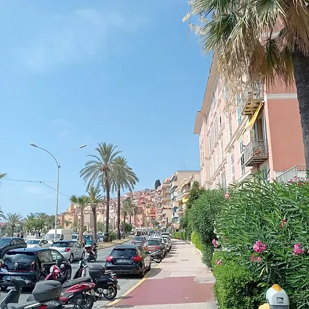 Porta Di Mare 아파트 *